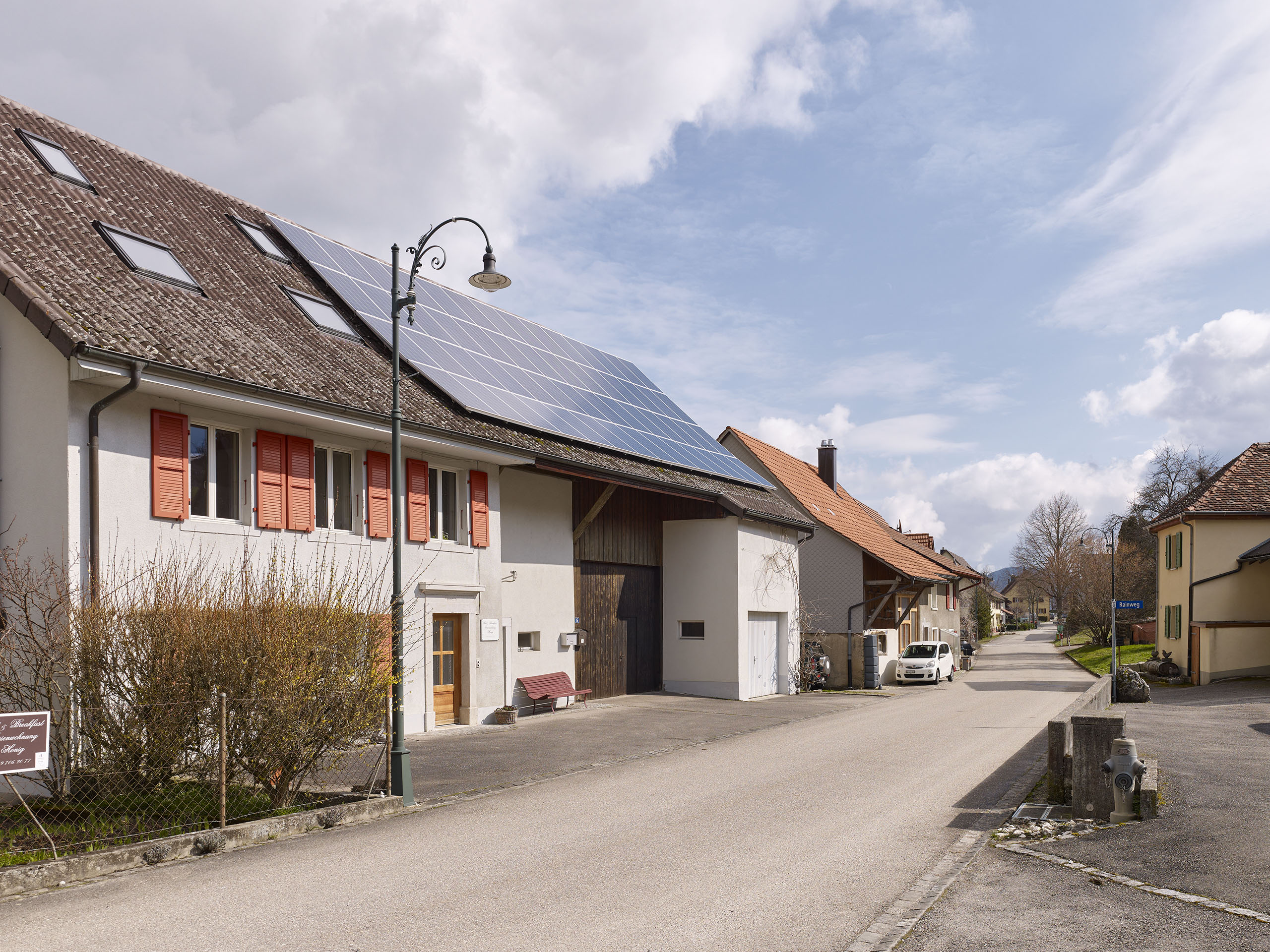 Dorfstrasse. Blick von Westen